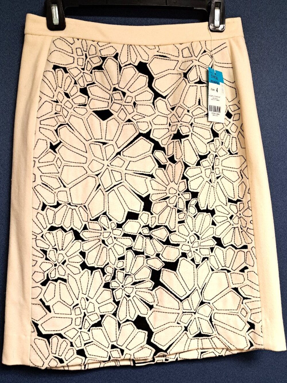 LADIES PER SE NWT WHITE WOOL LINED SKIRT W BLACK FLOWERS SIZE 4 SEE PICTURES